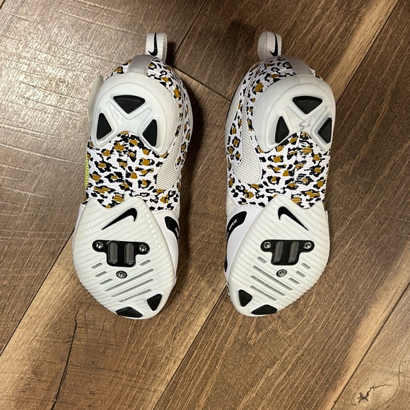 Woman’s cycle shoes. - Picture 3 of 5